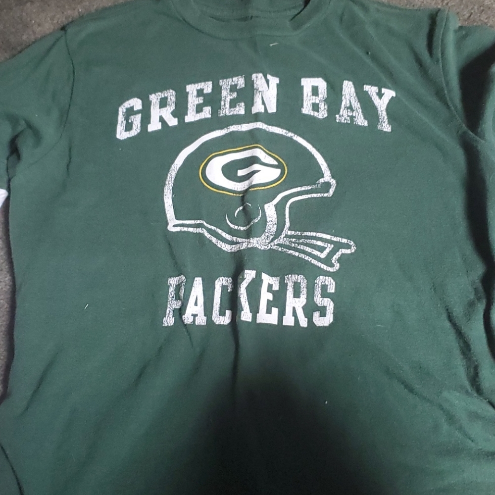 A green bay packer shirt with white sleeves